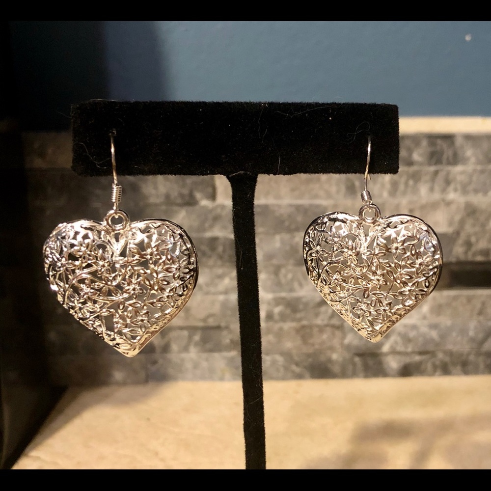 silver dangle heart earrings